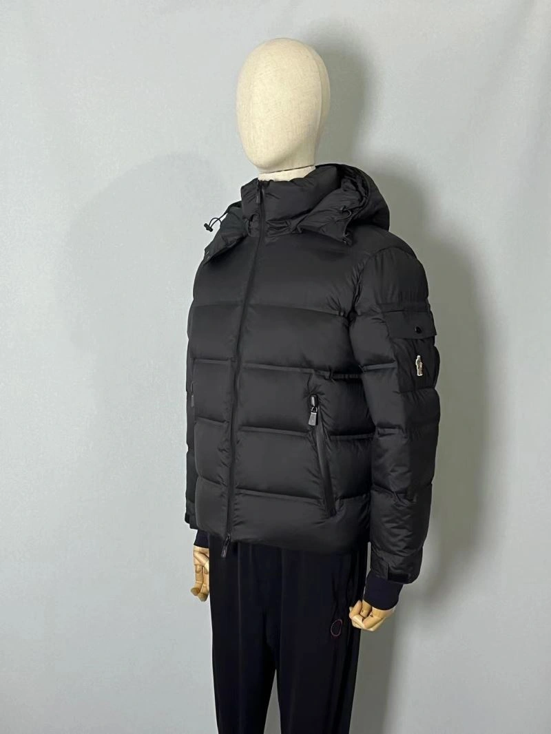 Moncler Down Jackets Attractive 145136