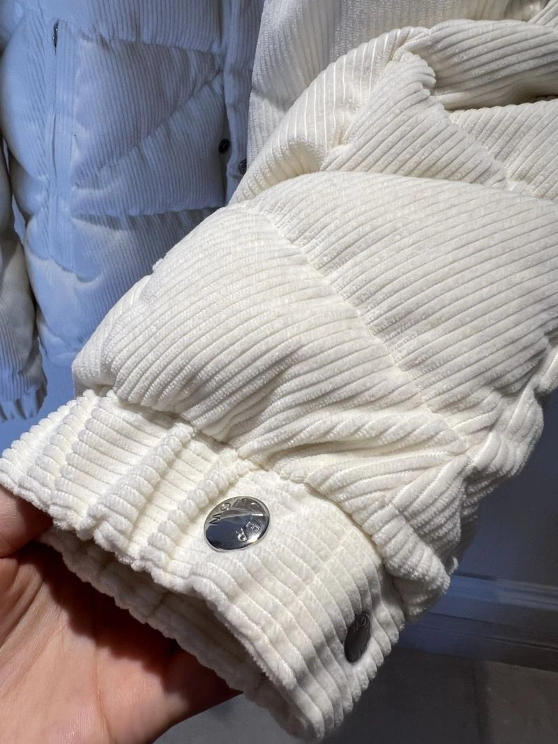 Moncler Down Jackets Bold 145132