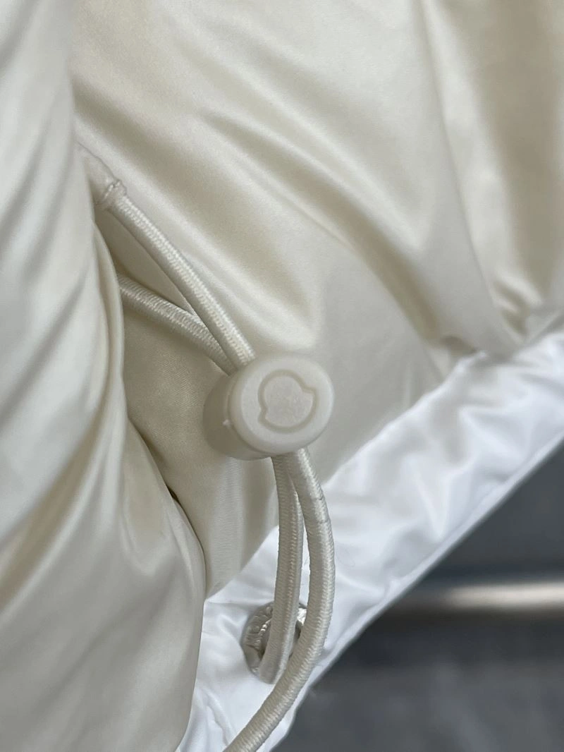 Moncler Down Jackets Youthful 145130