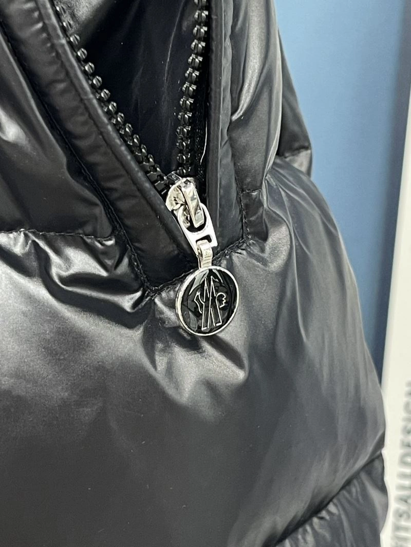 Moncler Down Jackets Snug 145128