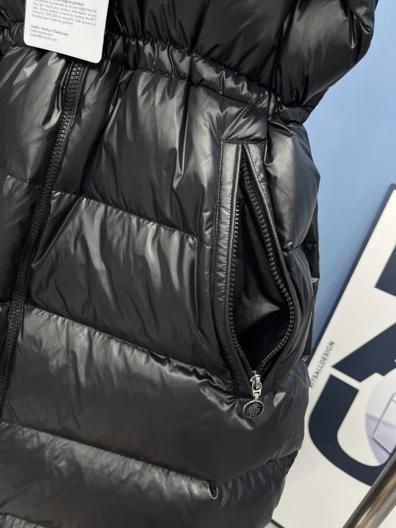 Moncler Down Jackets Snug 145128