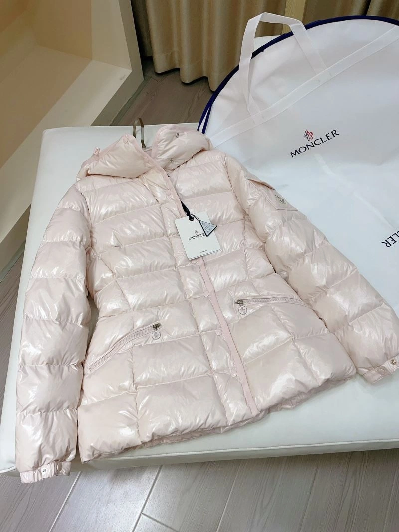 Moncler Down Jackets Sporty 145126