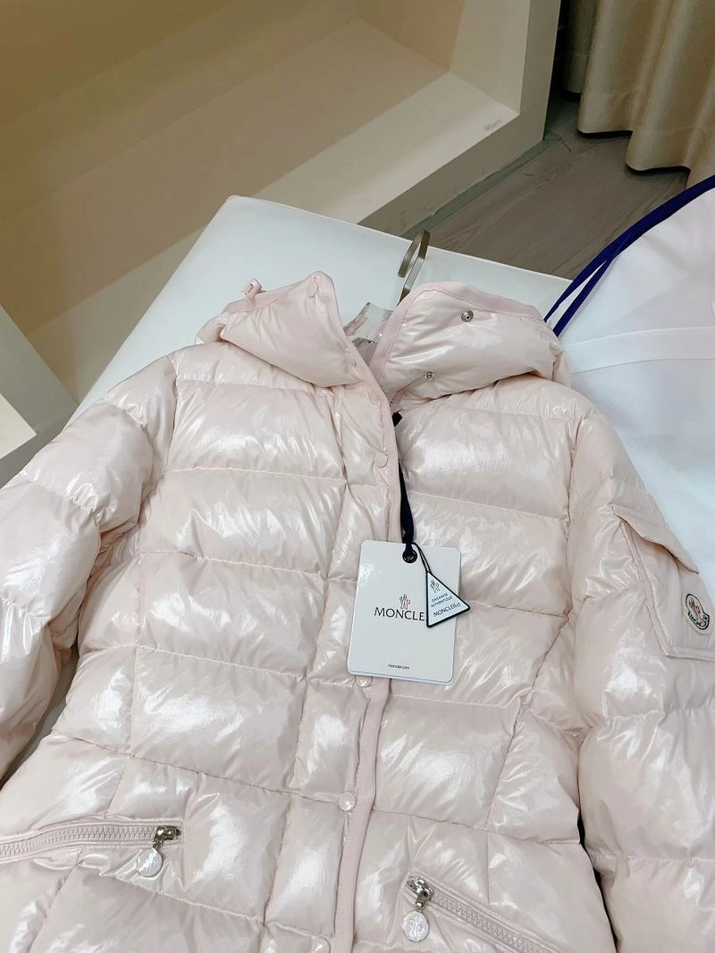 Moncler Down Jackets Sporty 145126