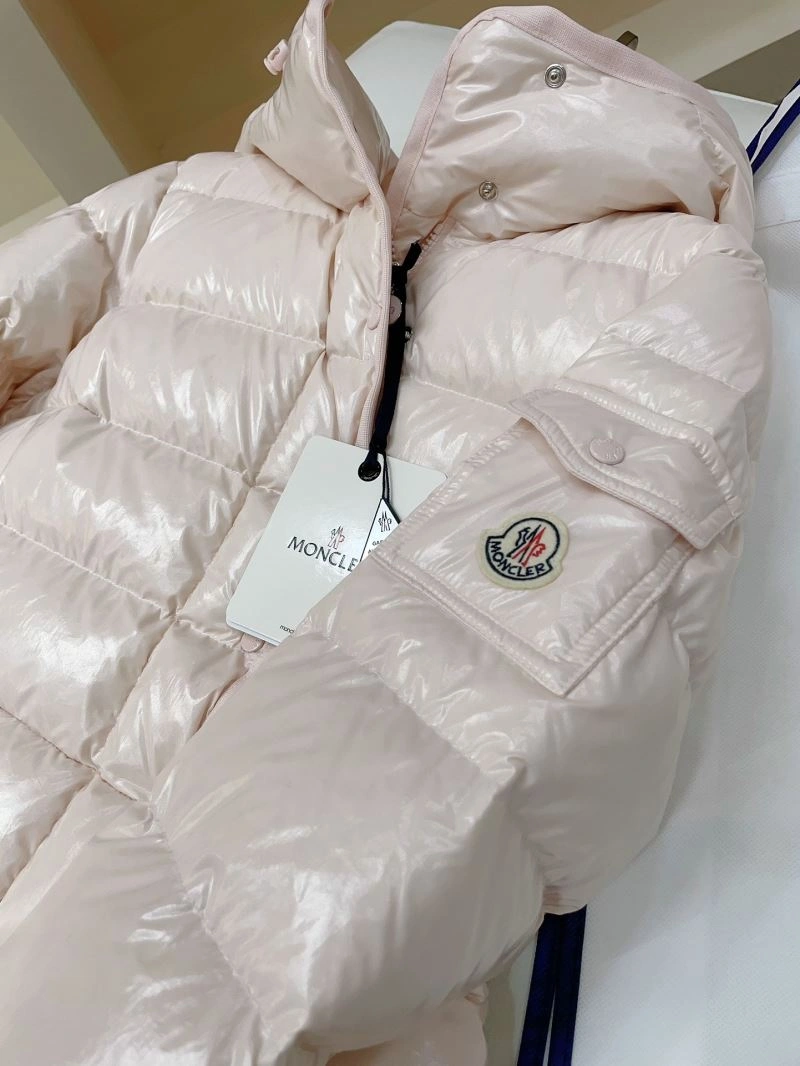 Moncler Down Jackets Sporty 145126