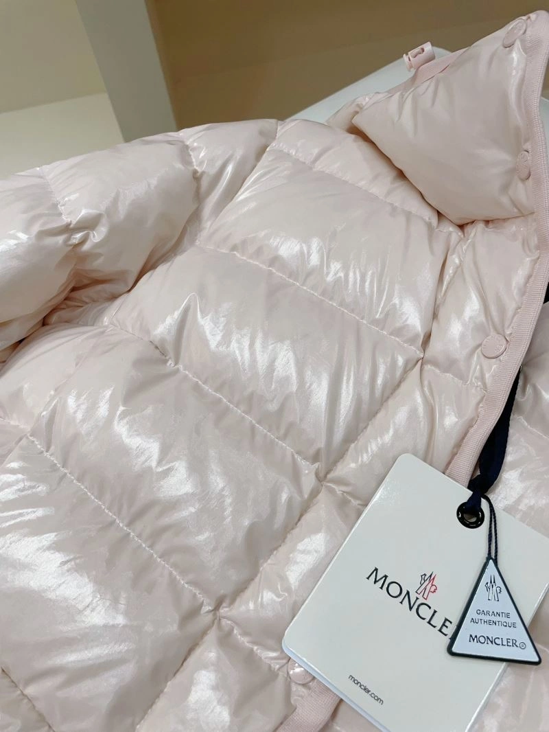 Moncler Down Jackets Sporty 145126