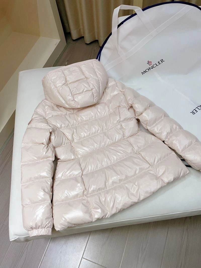 Moncler Down Jackets Sporty 145126