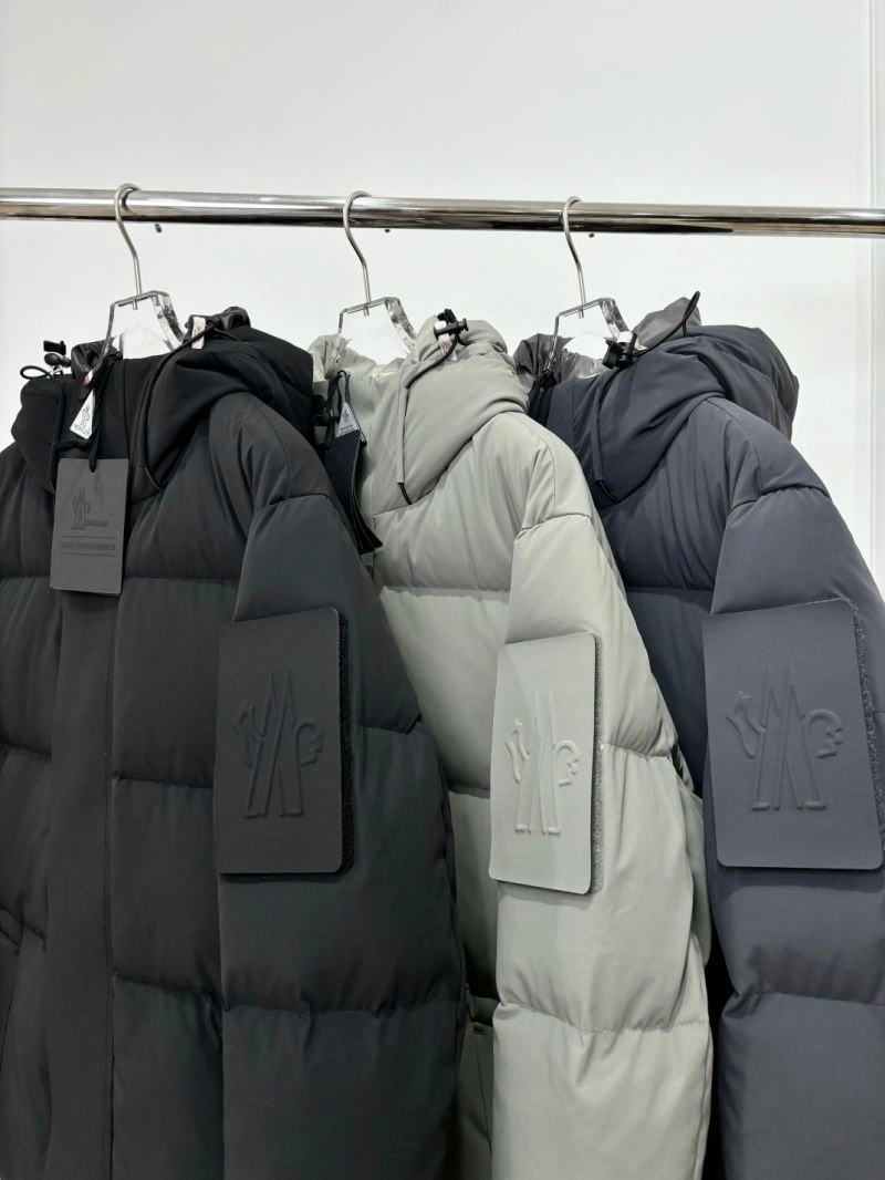 Moncler Down Jackets Chic 145125