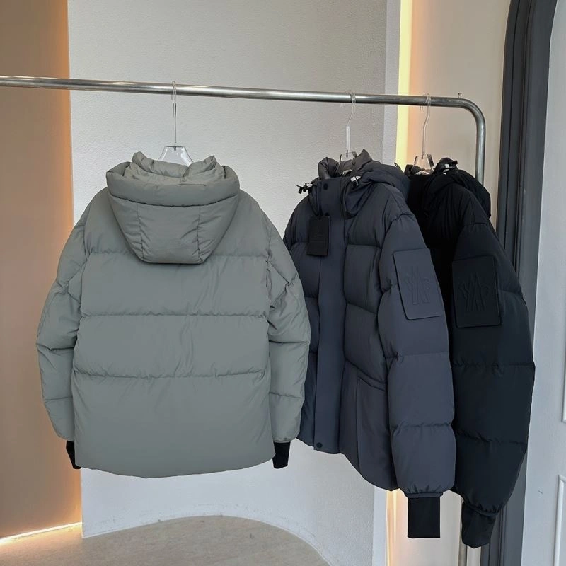 Moncler Down Jackets HighQuality 145131