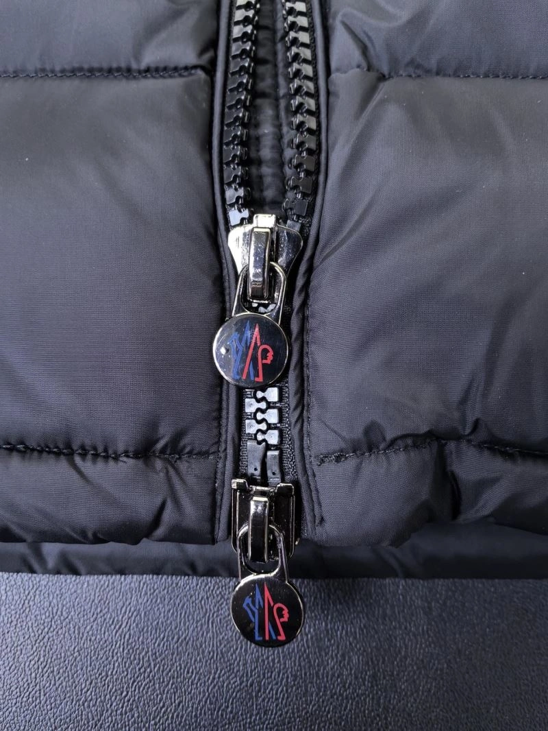 Moncler Down Jackets GoAnywhere 145109