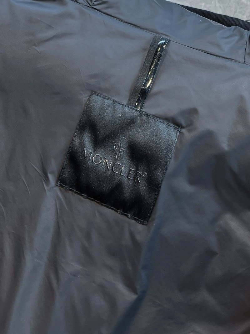 Moncler Down Jackets OnTrend 145095