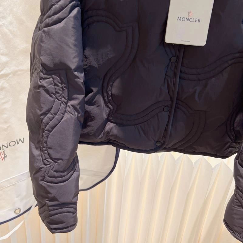 Moncler Down Jackets Stretchable 145089