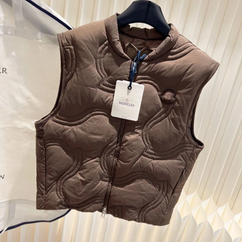 Vibrant Moncler Down Jackets 145077