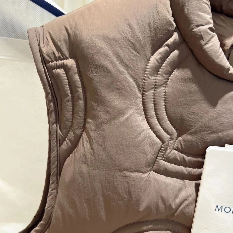 Vibrant Moncler Down Jackets 145077
