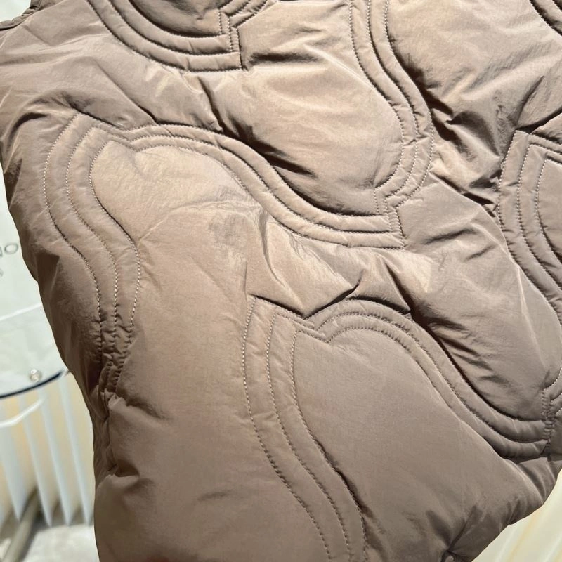 Vibrant Moncler Down Jackets 145077