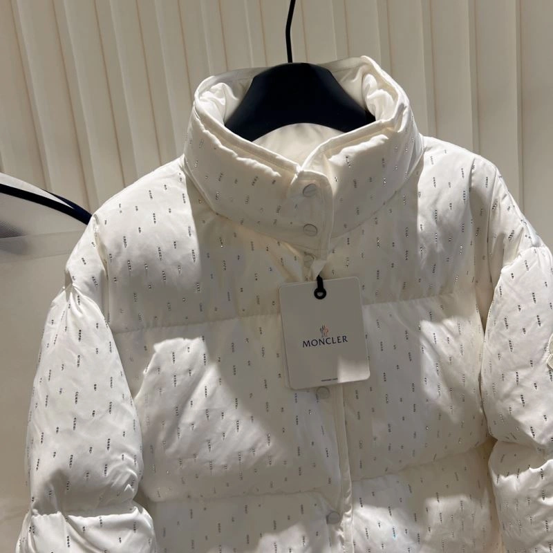 Moncler Down Jackets FlexibleFit 145076