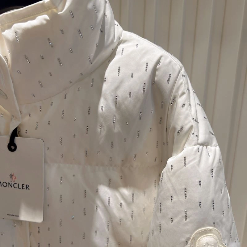 Moncler Down Jackets FlexibleFit 145076
