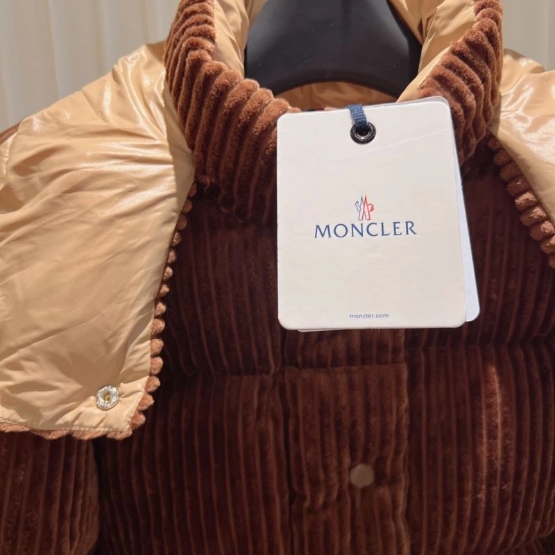 Moncler Down Jackets Elegant 145070