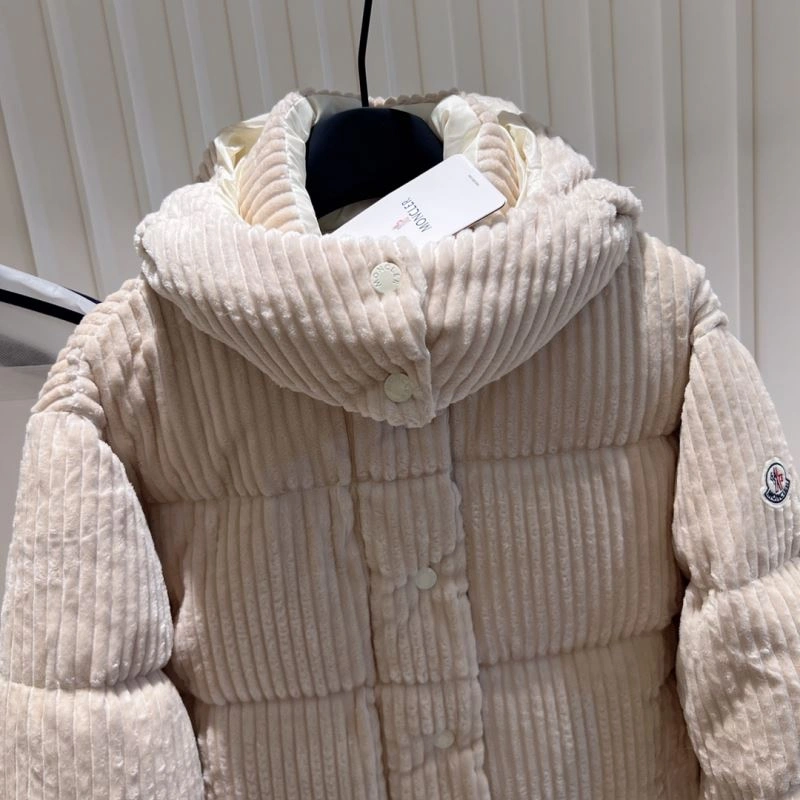 Moncler Down Jackets TimelessDesign 145084