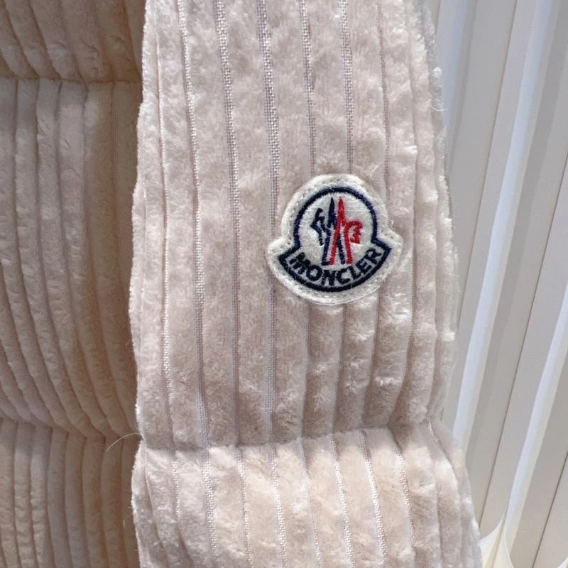 Moncler Down Jackets TimelessDesign 145084