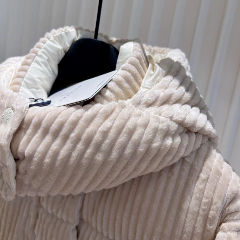 Moncler Down Jackets TimelessDesign 145084