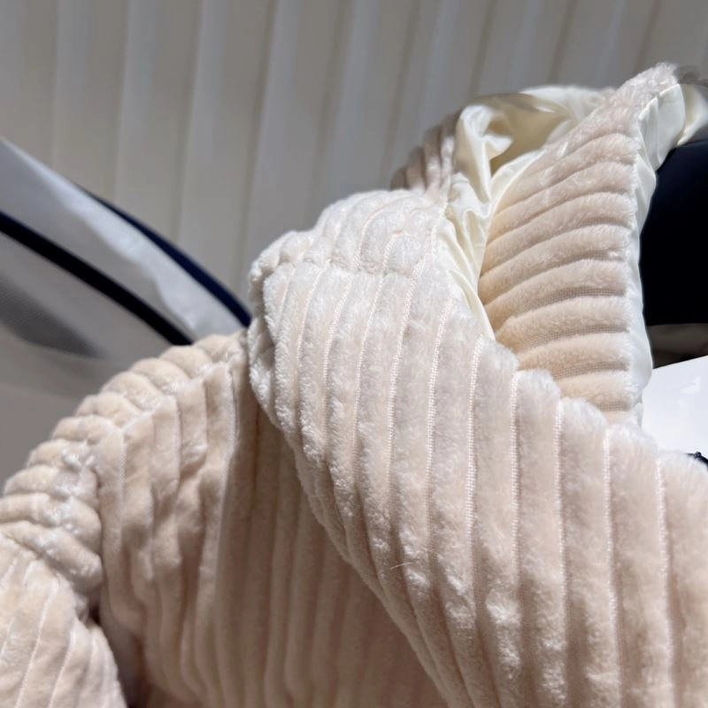 Moncler Down Jackets TimelessDesign 145084
