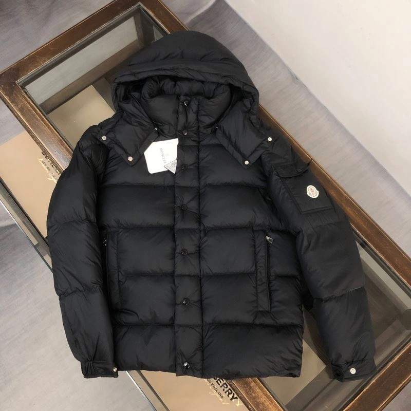 Moncler Down Jackets UrbanChic 145078