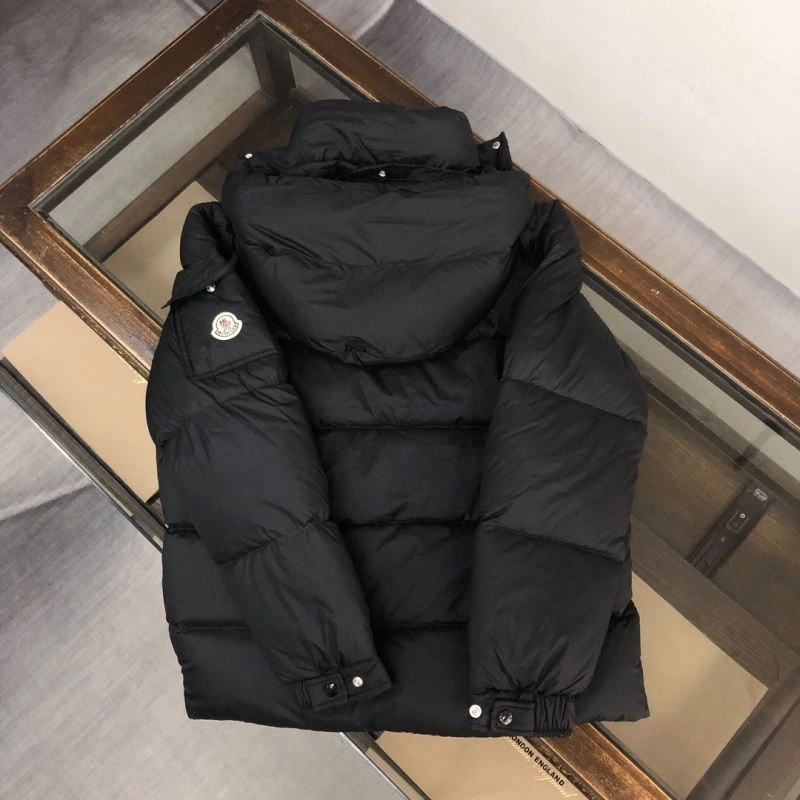 Moncler Down Jackets UrbanChic 145078
