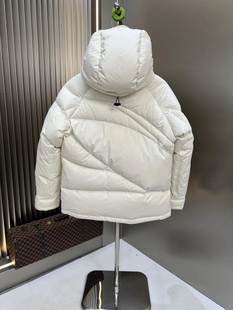 Moncler Down Jackets Trendsetting 145060