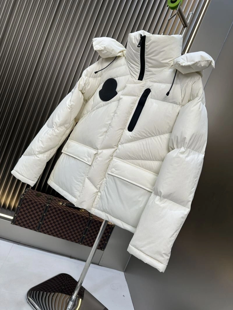 Moncler Down Jackets Trendsetting 145060