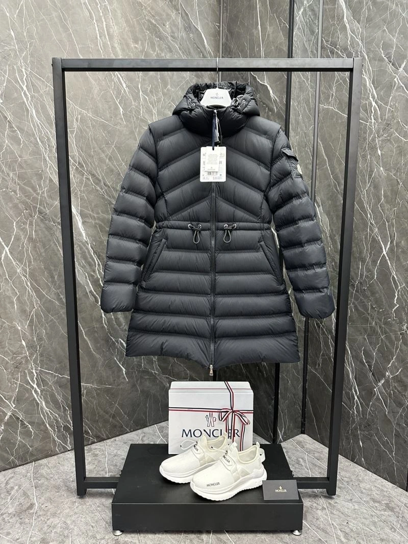 Moncler Down Jackets Trendsetting 145042