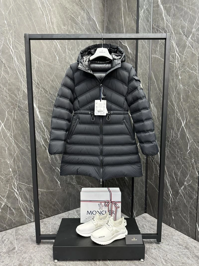 Moncler Down Jackets Trendsetting 145042