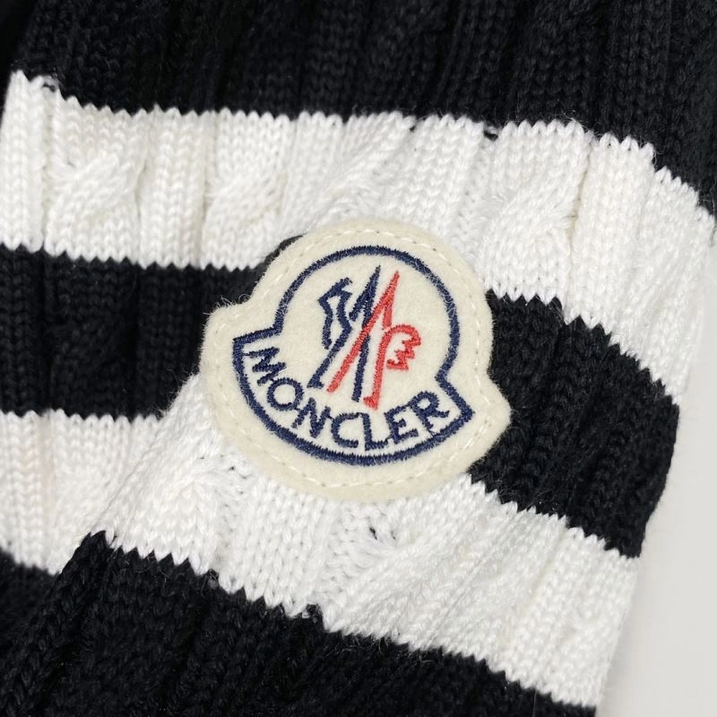 Moncler Down Jackets Attractive 145033