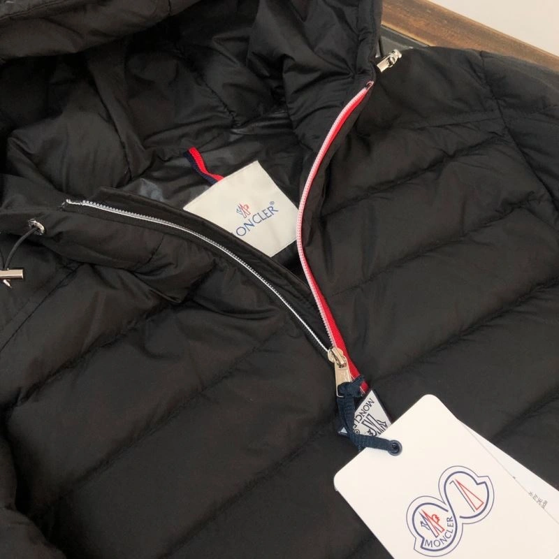 Moncler Down Jackets FlexibleFit 145039