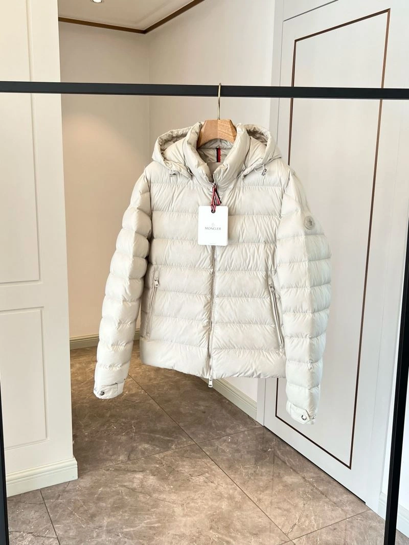 Moncler Down Jackets Sporty 145031