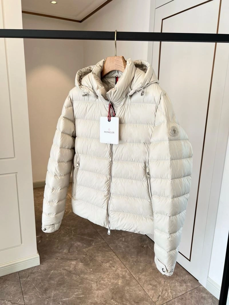 Moncler Down Jackets Sporty 145031