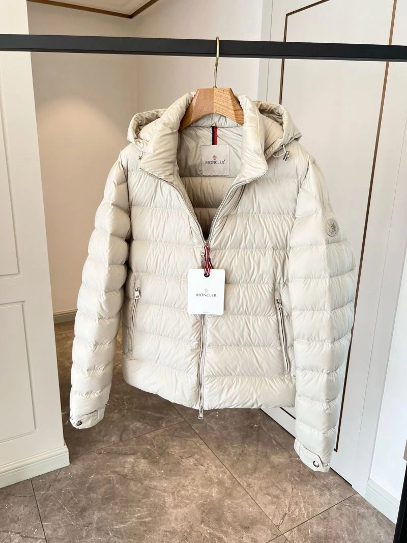 Moncler Down Jackets Sporty 145031