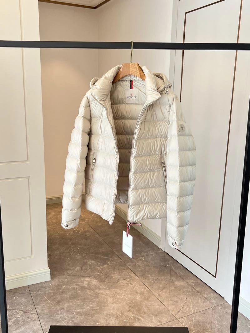 Moncler Down Jackets Sporty 145031