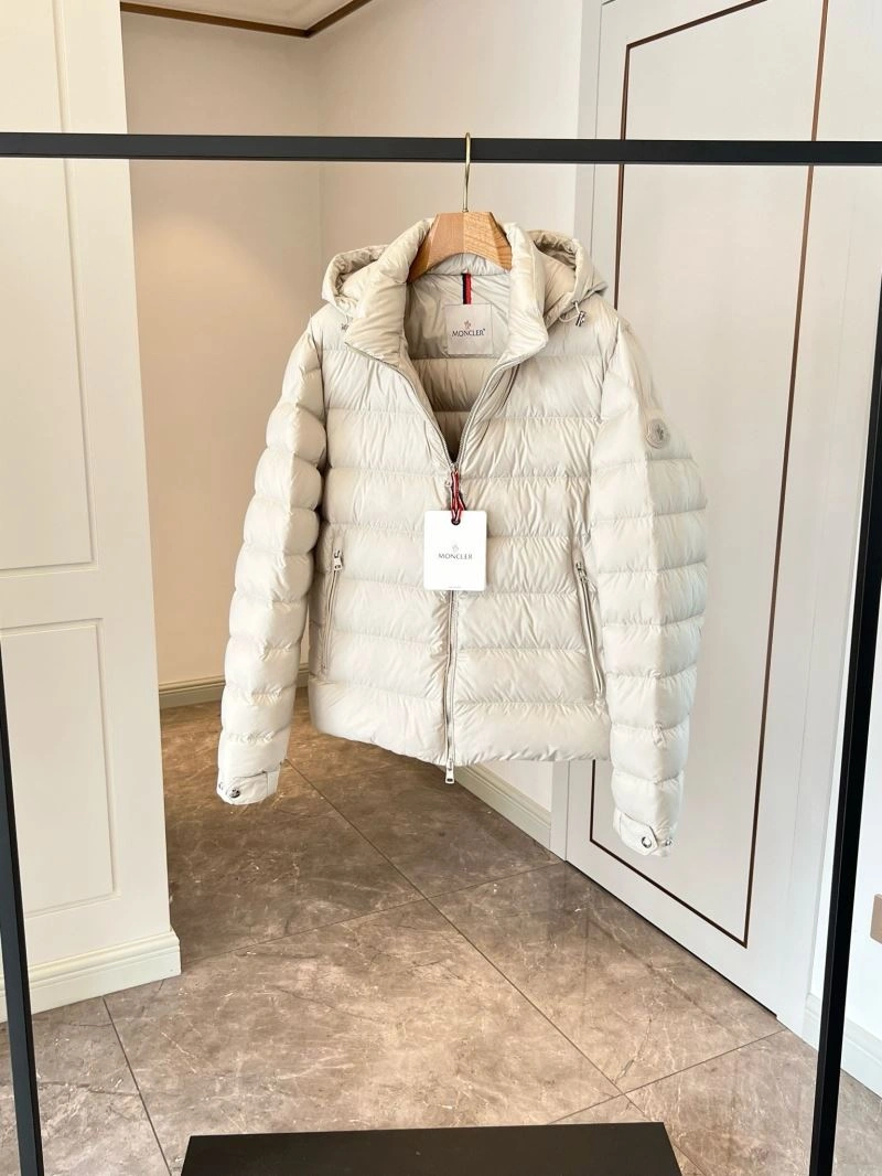 Moncler Down Jackets Sporty 145031