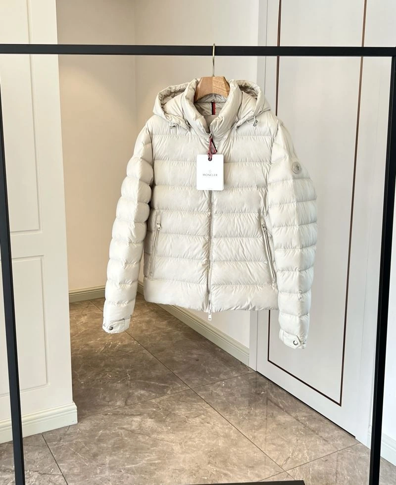 Moncler Down Jackets Sporty 145031