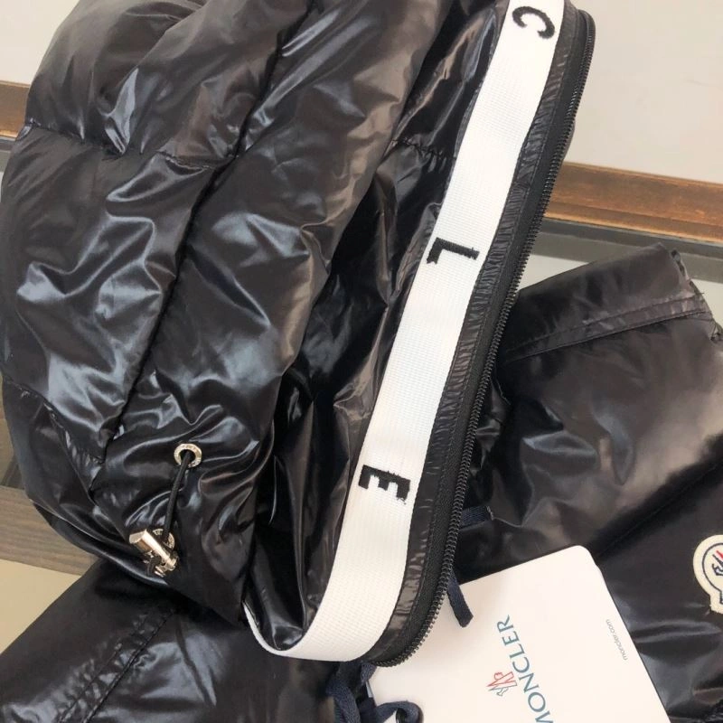 Modern Moncler Down Jackets 145045