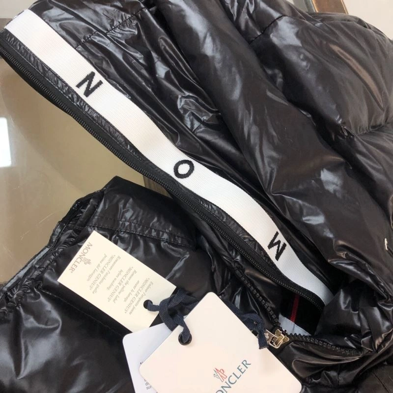 Modern Moncler Down Jackets 145045