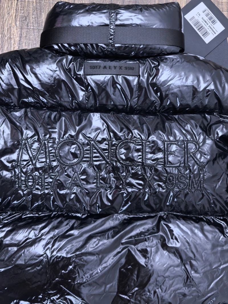 Breathable Moncler Down Jackets 145013