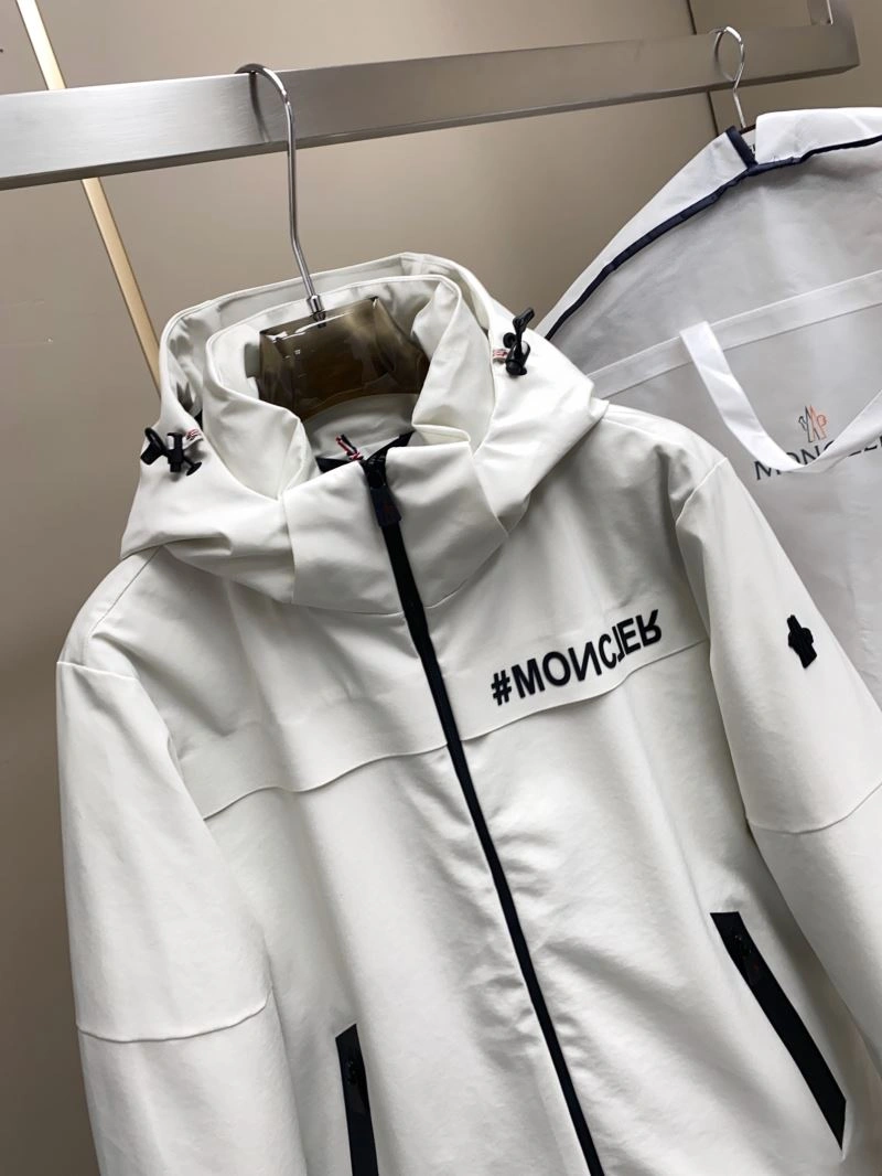 Moncler Down Jackets Durable 144991