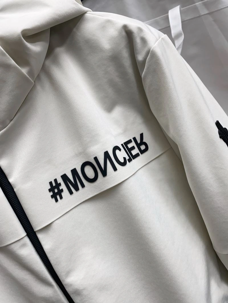 Moncler Down Jackets Durable 144991