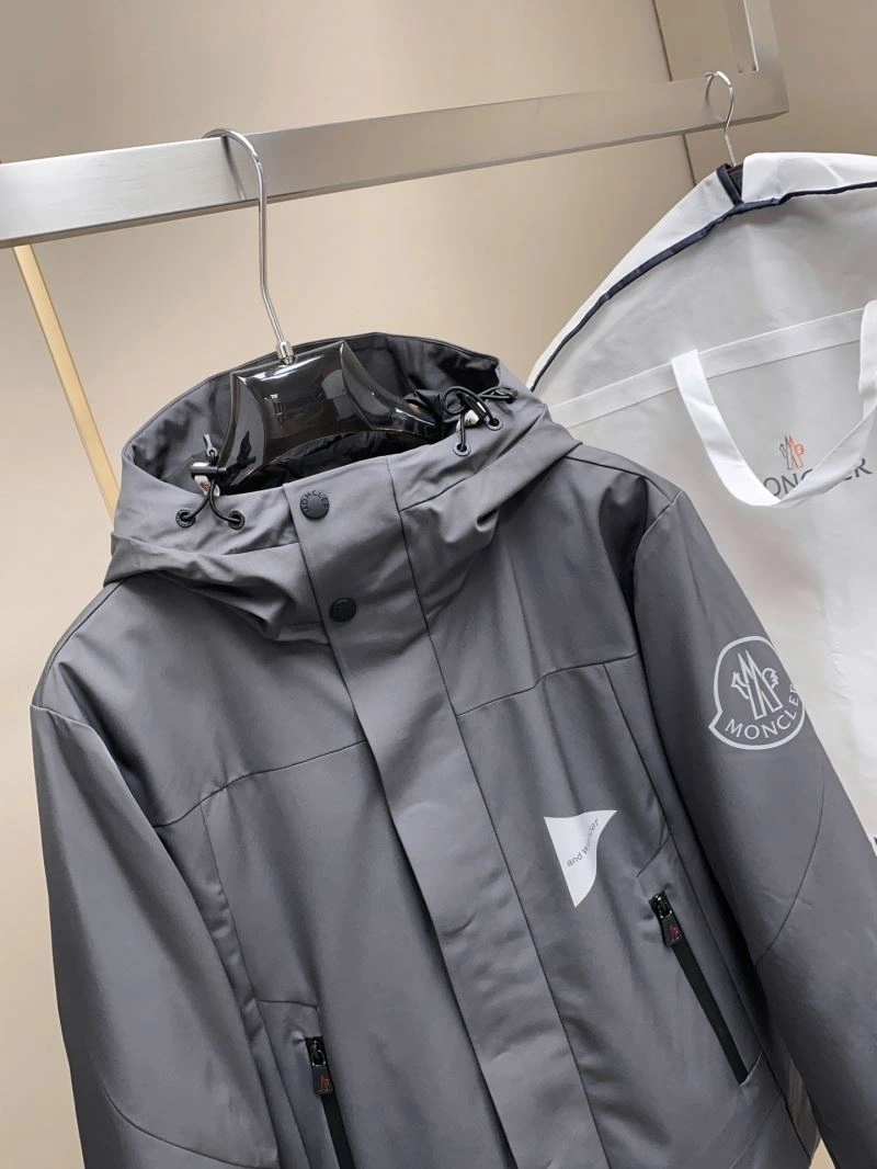 Moncler Down Jackets Refined 145002