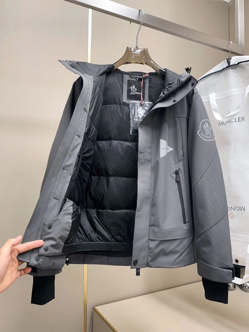 Moncler Down Jackets Refined 145002