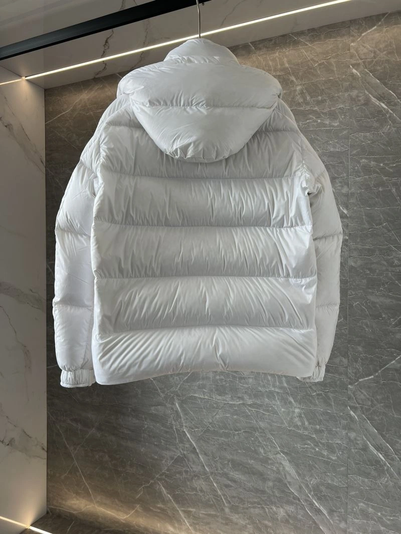 Moncler Down Jackets EasyMatch 144983