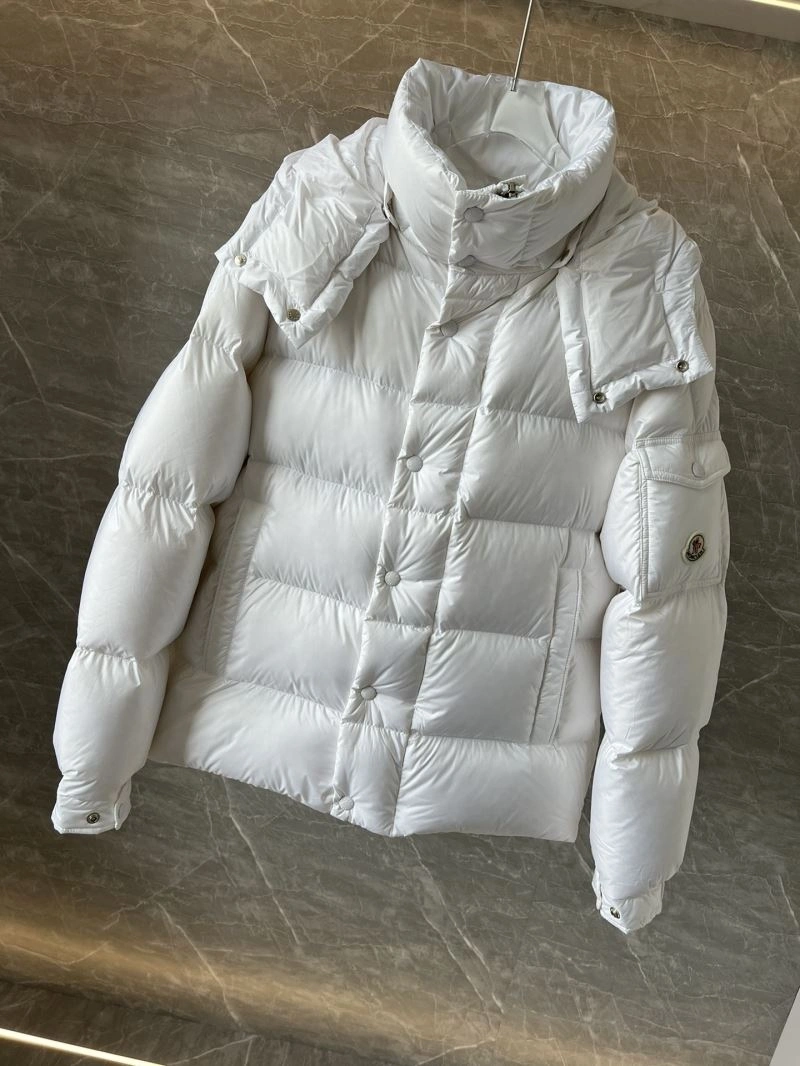 Moncler Down Jackets EasyMatch 144983