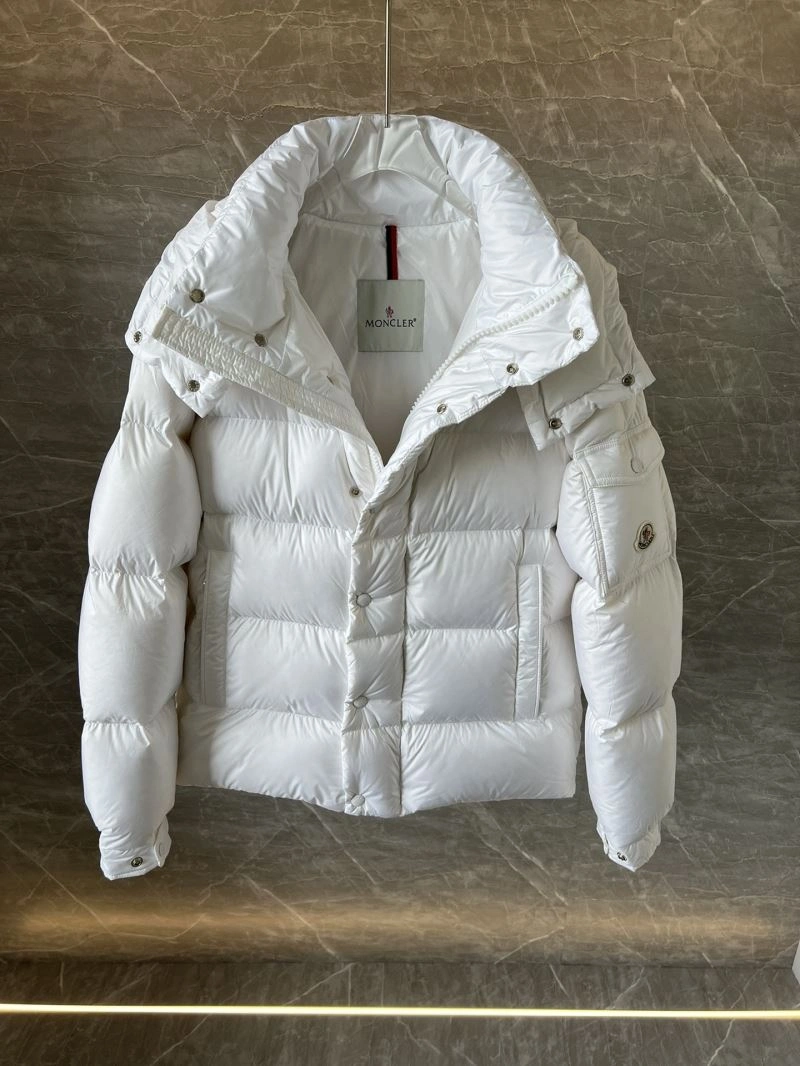 Moncler Down Jackets EasyMatch 144983