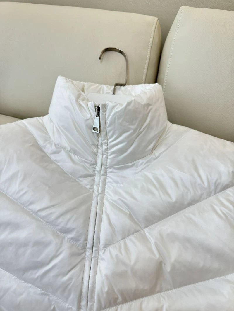Moncler Down Jackets Neat 144975